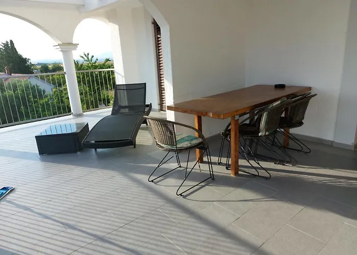 Pavlovic * Ninski Stanovi