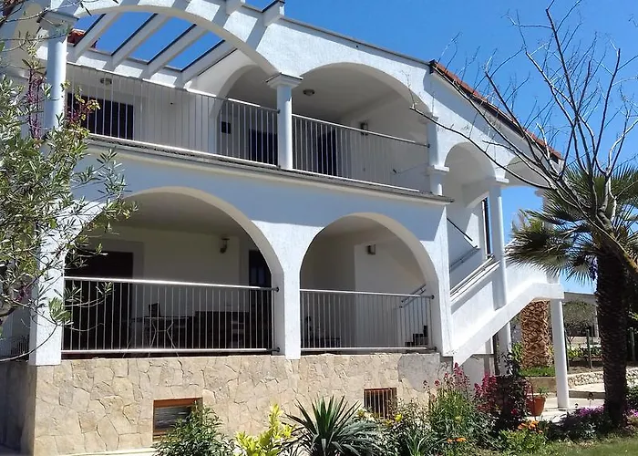 Pavlovic Ninski Stanovi