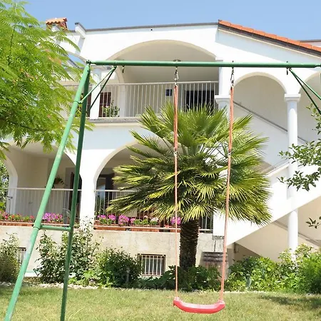 Apartment Pavlovic *