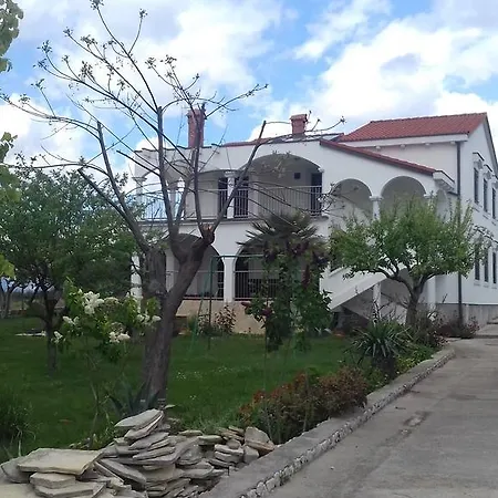 Apartment Pavlovic Ninski Stanovi